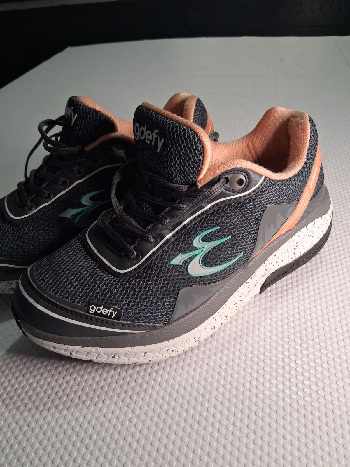 Gravity Defyer Mighty Walk Gray Salmon Shoes Women’s Size 9