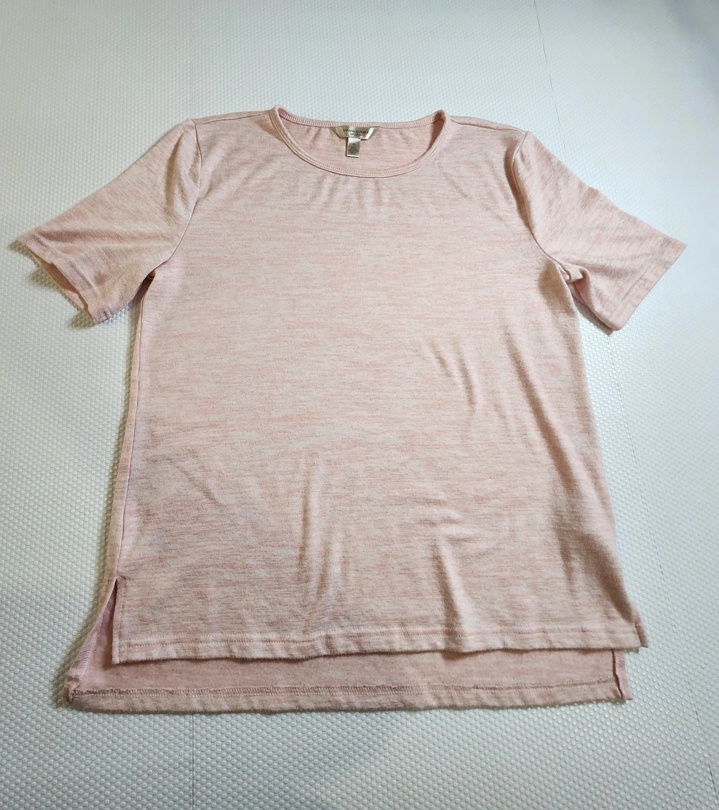 Banana Republic Light Pink Heather Short Sleeve Crewneck Tee M