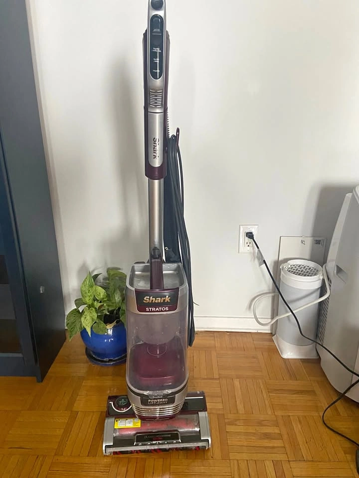 Shark Vertex Vacuum AZ3000C — Moving Sale Toronto