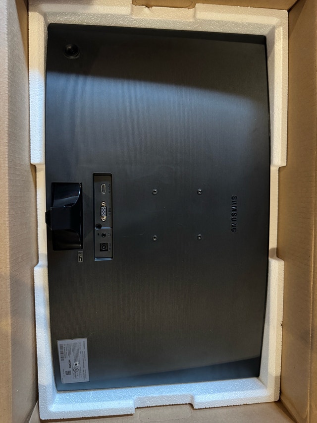 Two Samsung 27" Curved Monitors and Dual Arm Mount - photo 4