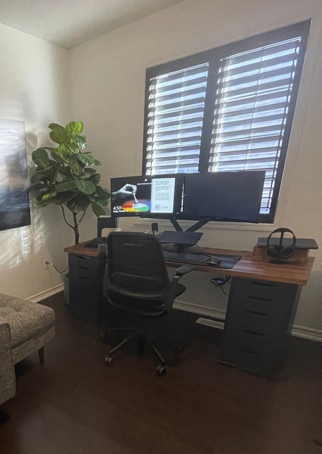 Two Samsung 27" Curved Monitors and Dual Arm Mount