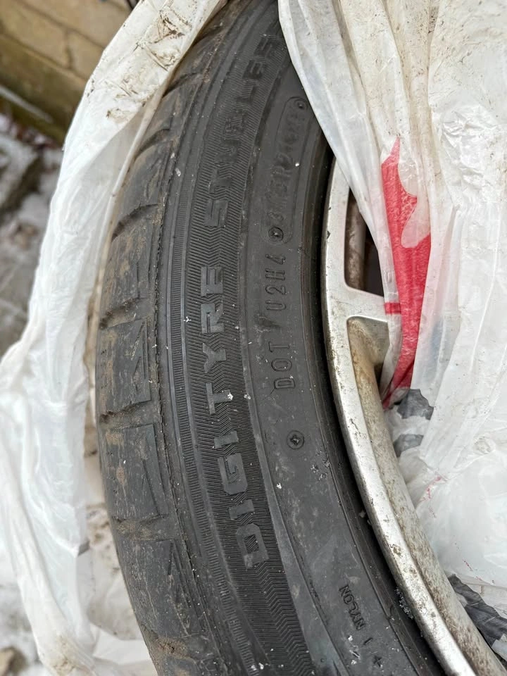 OEM Audi 17” Alloy Wheels & Winter Tires 205/50R17