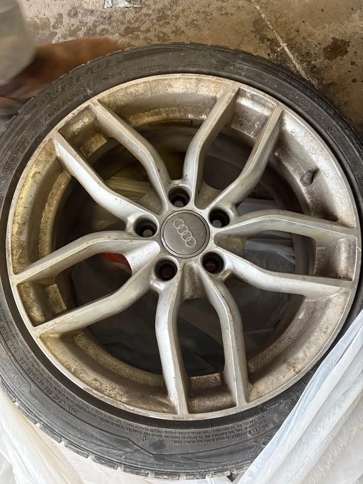 OEM Audi 17” Alloy Wheels & Winter Tires 205/50R17 - photo 2