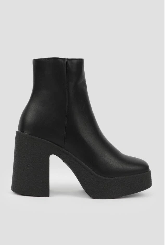 New with Tags! Black Platform Boots Size 9