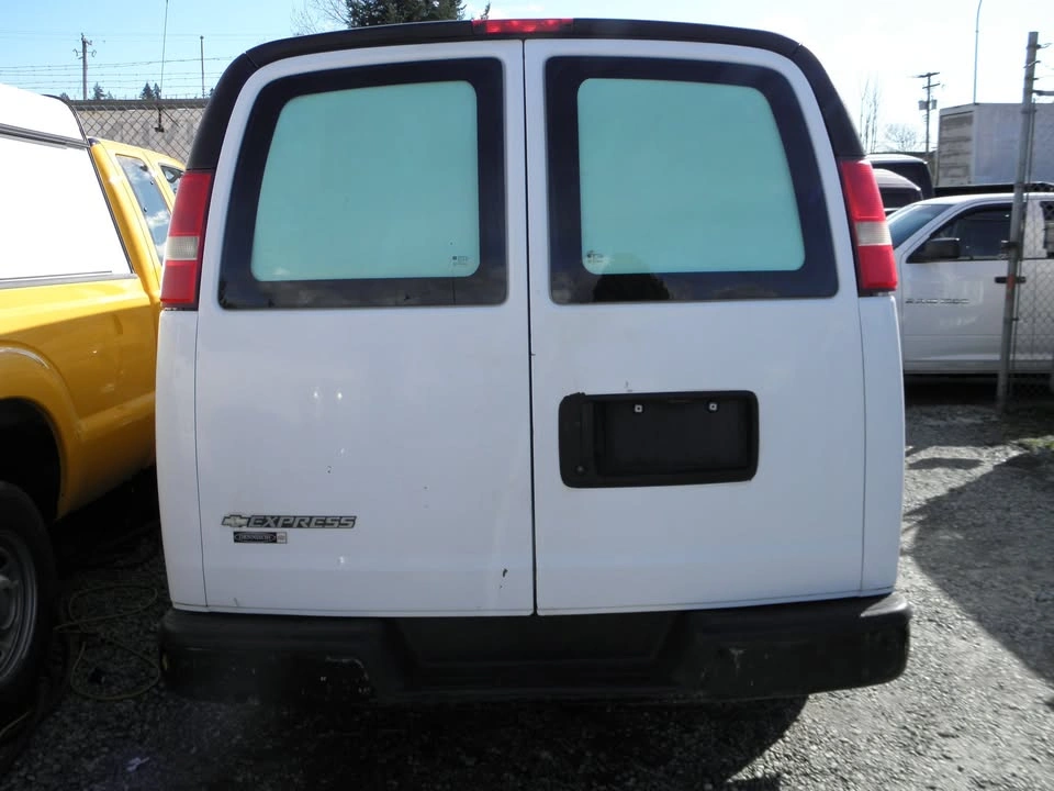 2008 Chevrolet Express Cargo Van - V6, Low Kilometers - photo 4
