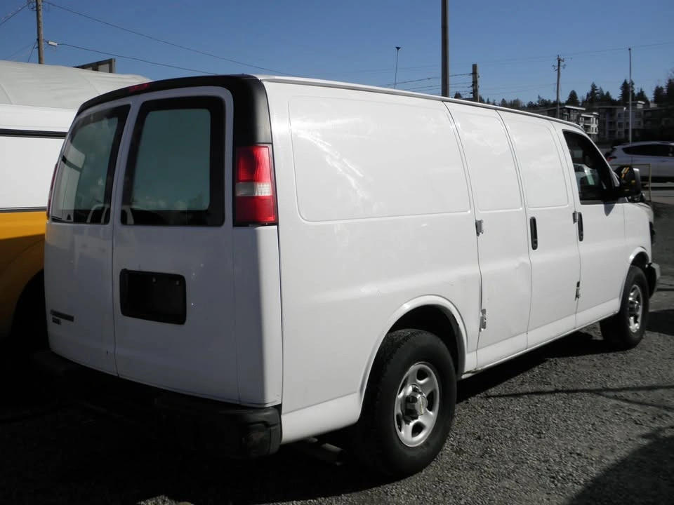 2008 Chevrolet Express Cargo Van - V6, Low Kilometers - photo 5