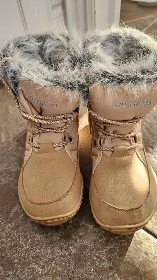 Brand new SAGUARO barefoot winter boots
