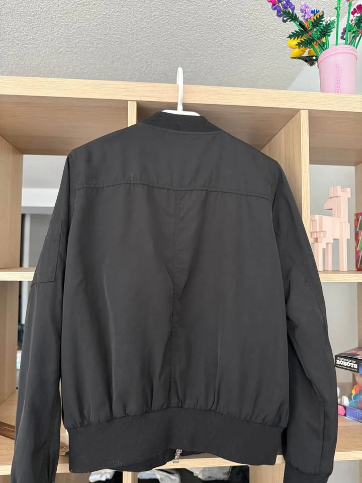 Black bomber jacket - photo 2