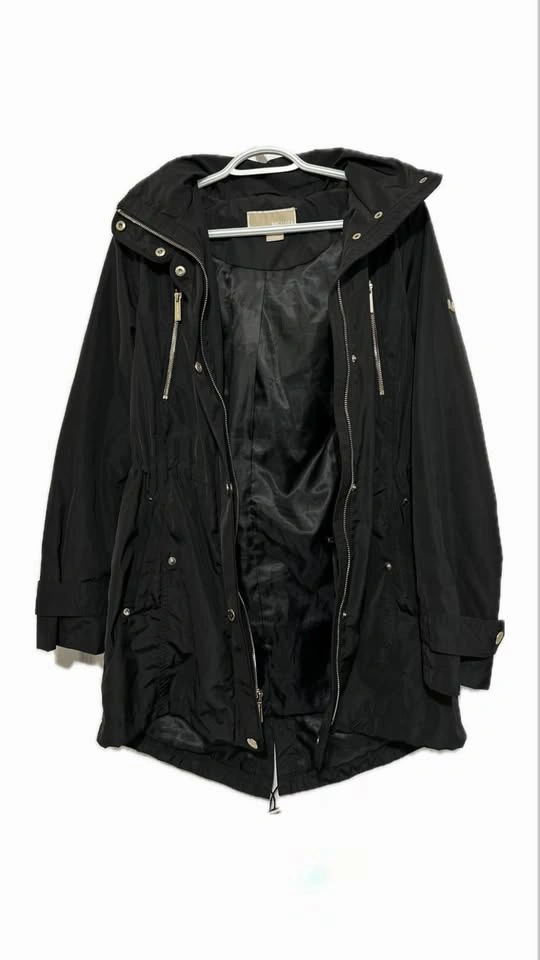 Michael Kors Black Hooded Anorak - photo 2
