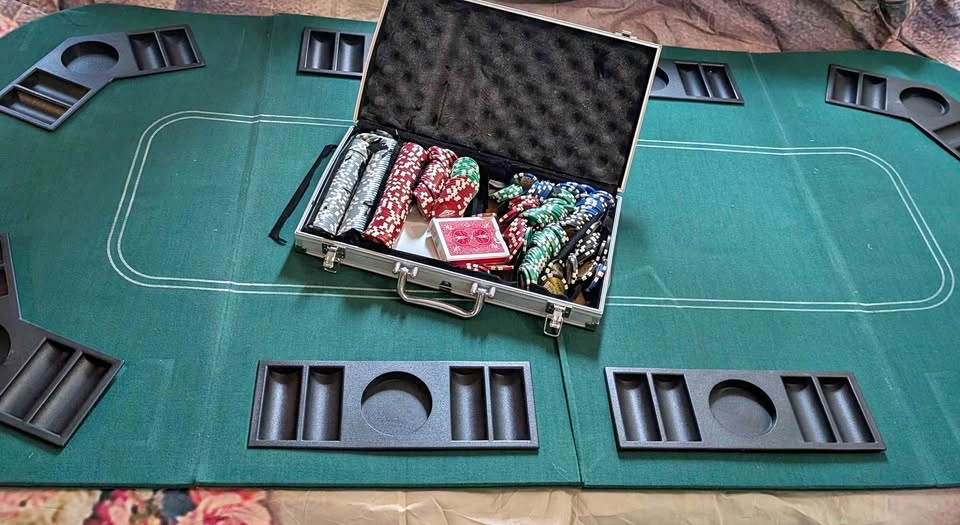 Poker Table Top + 300 Poker Chip Set