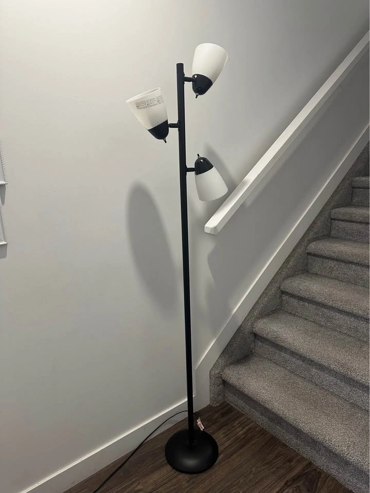 Modern Black Floor Lamp – 3 Adjustable Lights - photo 2