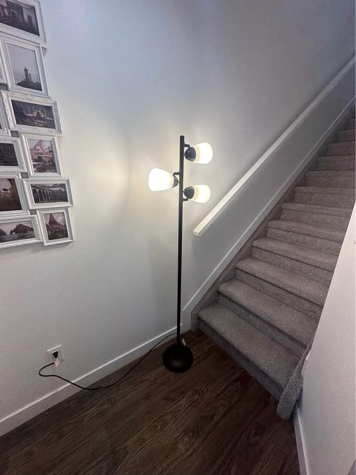 Modern Black Floor Lamp – 3 Adjustable Lights - photo 4