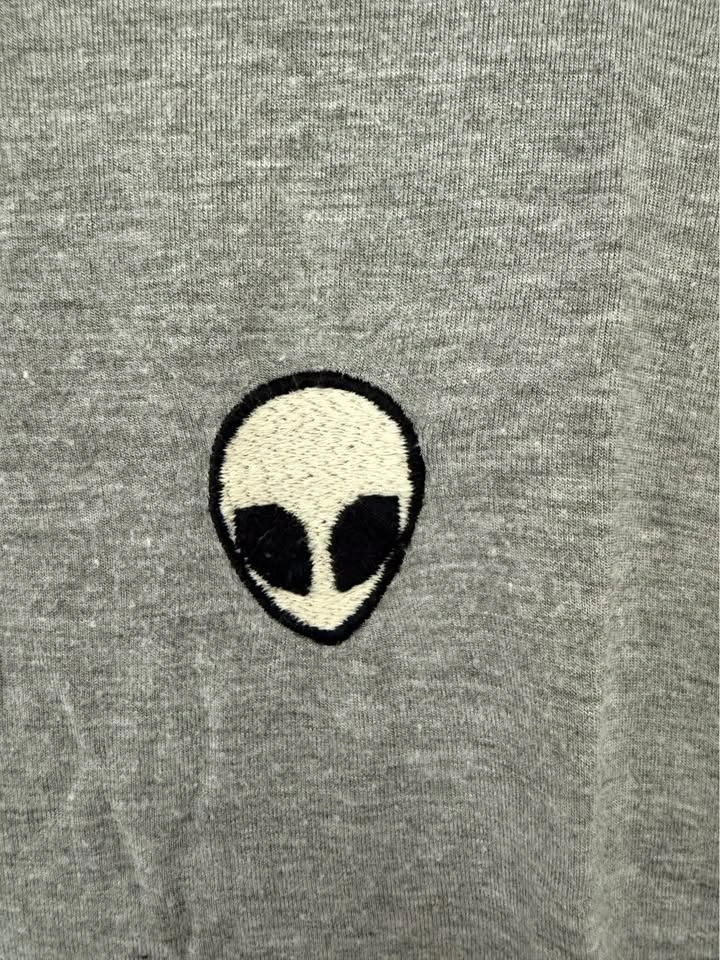 Brandy Melville Alien Shirt - photo 2