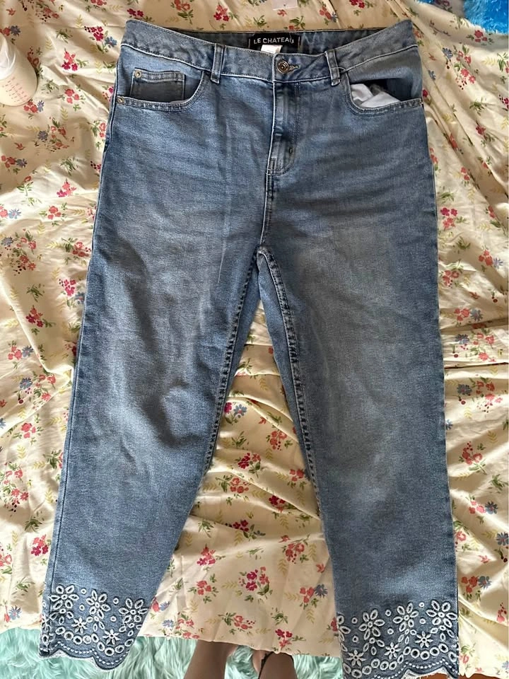 New Le Chateau Jeans
