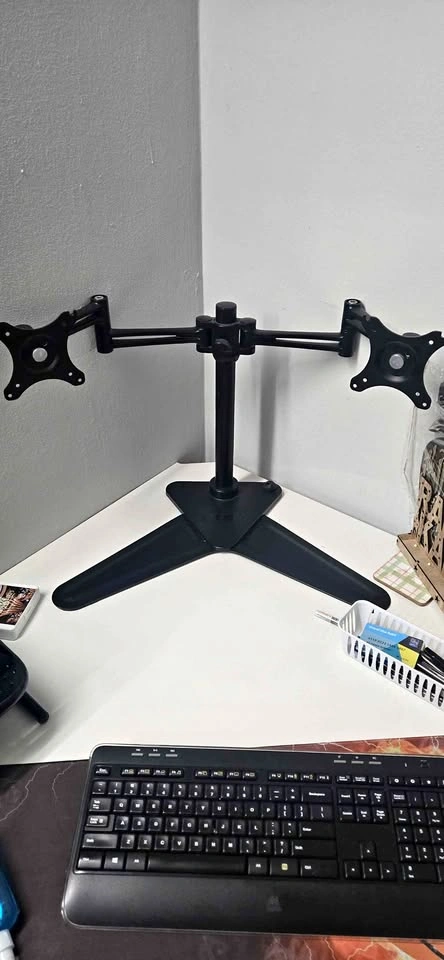 Dual monitor stand