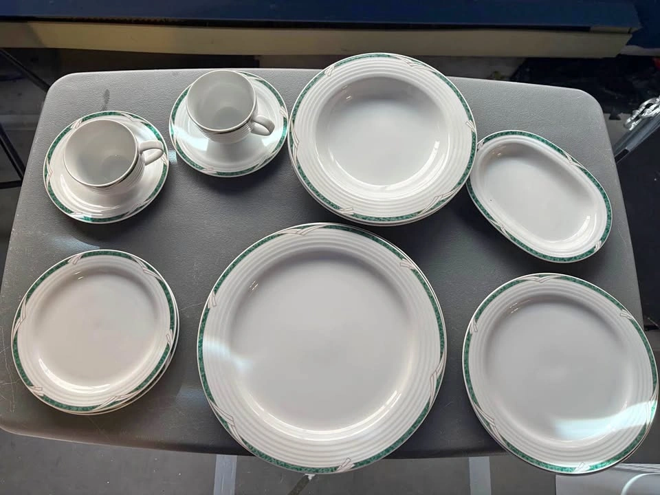 13pc Noritake Arctic Green Fine China Setting for 2