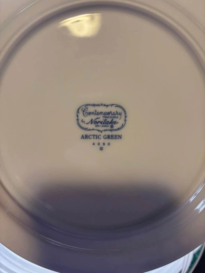 13pc Noritake Arctic Green Fine China Setting for 2 - photo 3