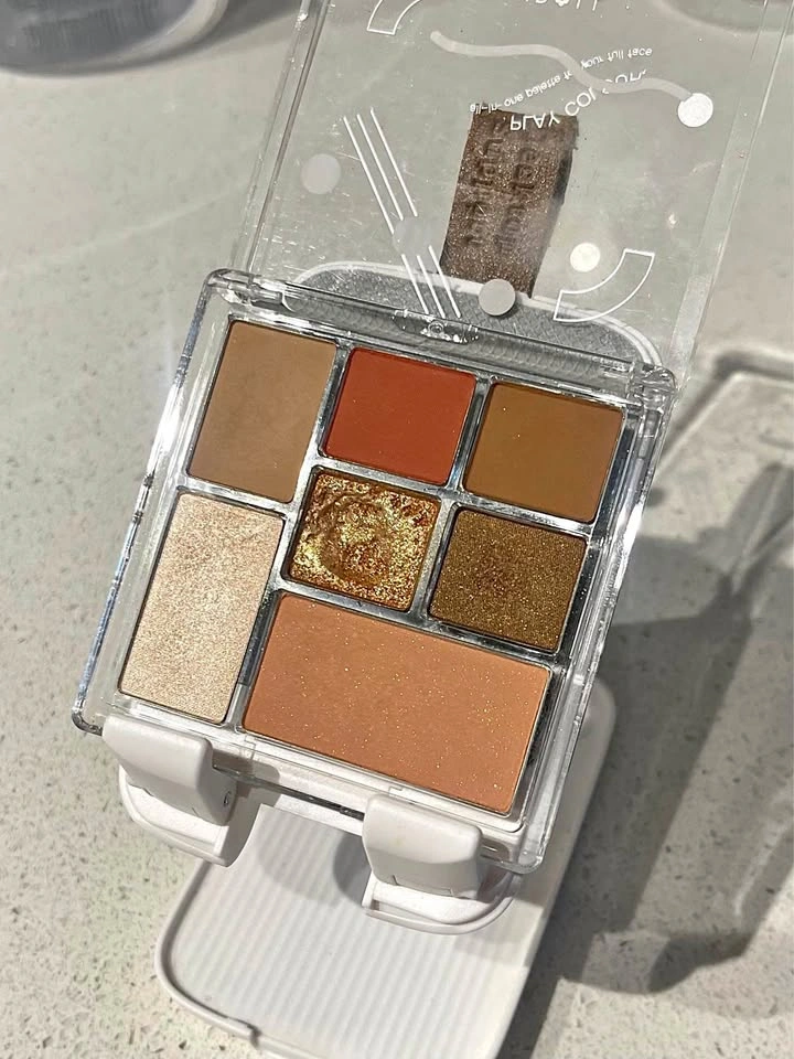 Eyeshadow palette