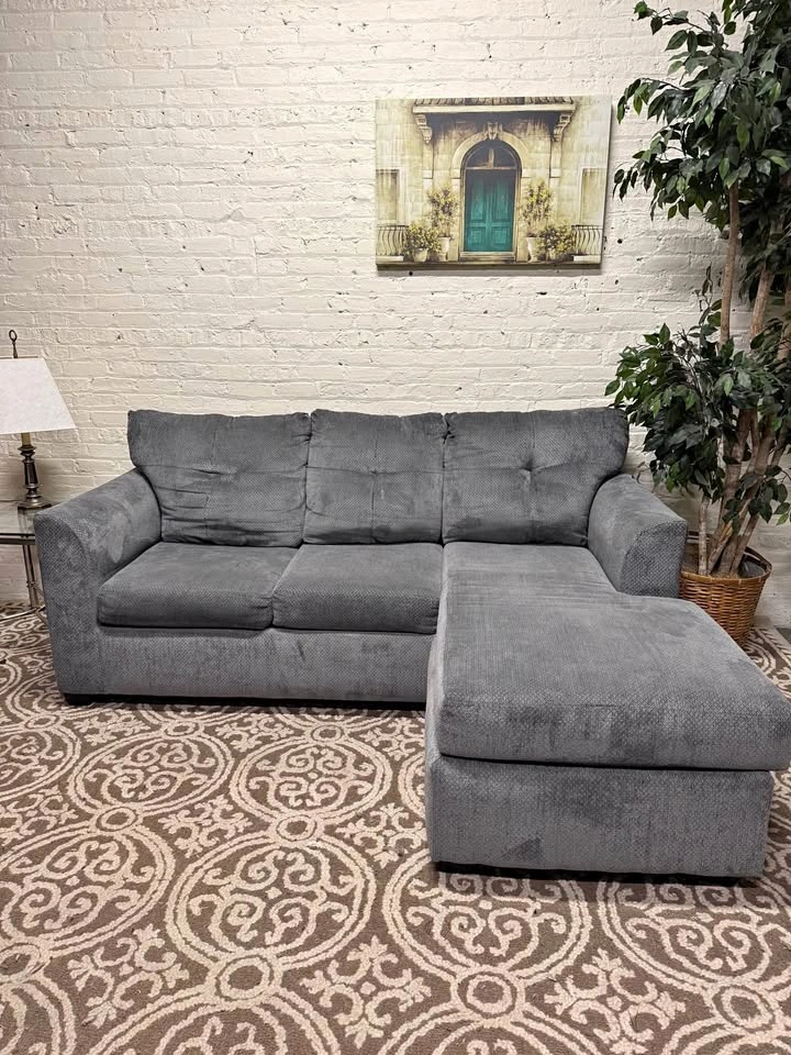 Gray Sectional Couch (Free Delivery)