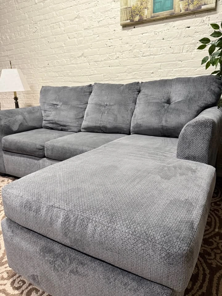 Gray Sectional Couch (Free Delivery) - photo 2