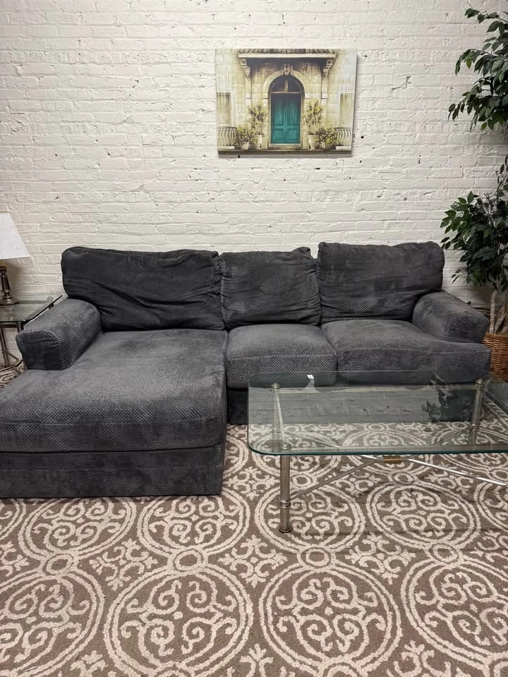 Black Sectional Couch (Free Delivery) - photo 3