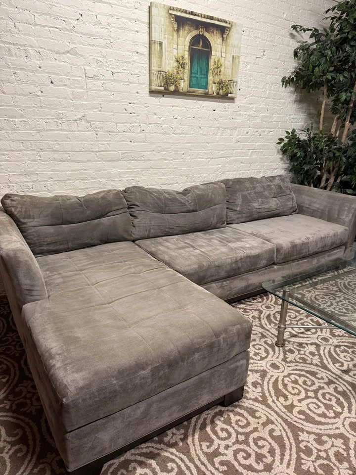 Large Gray Sectional Couch (Free Delivery) - photo 3