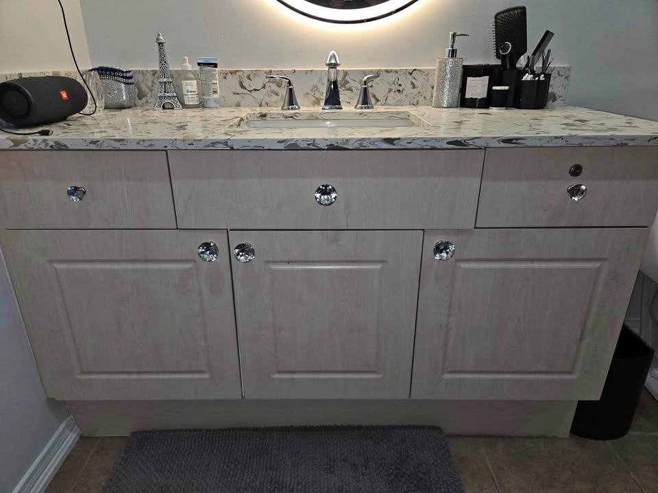 Light Wood Bathroom Vanity w Granite Countertop & Sink