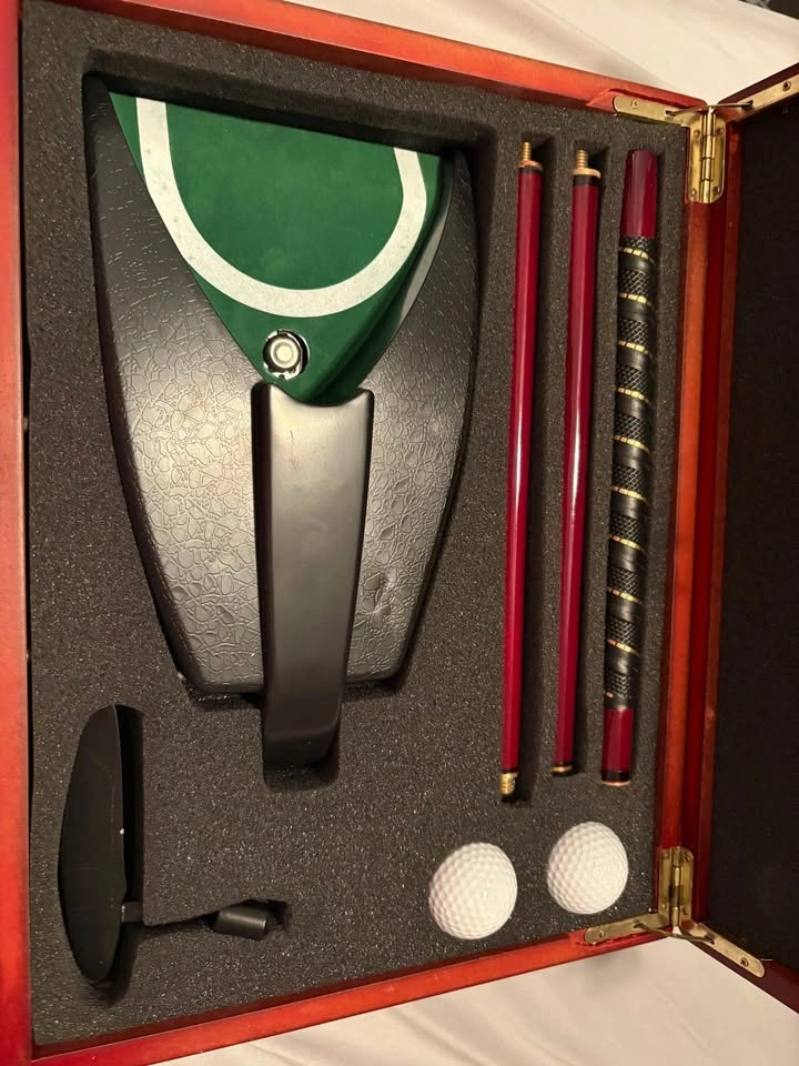 Indoor mini golf set