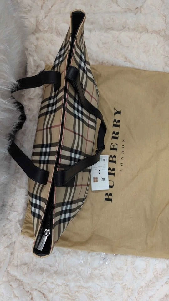 Burberry London Nova Check Tote – Black Leather Trim - photo 2