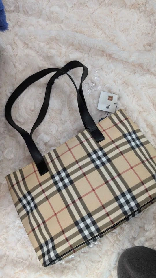 Burberry London Nova Check Tote – Black Leather Trim - photo 4