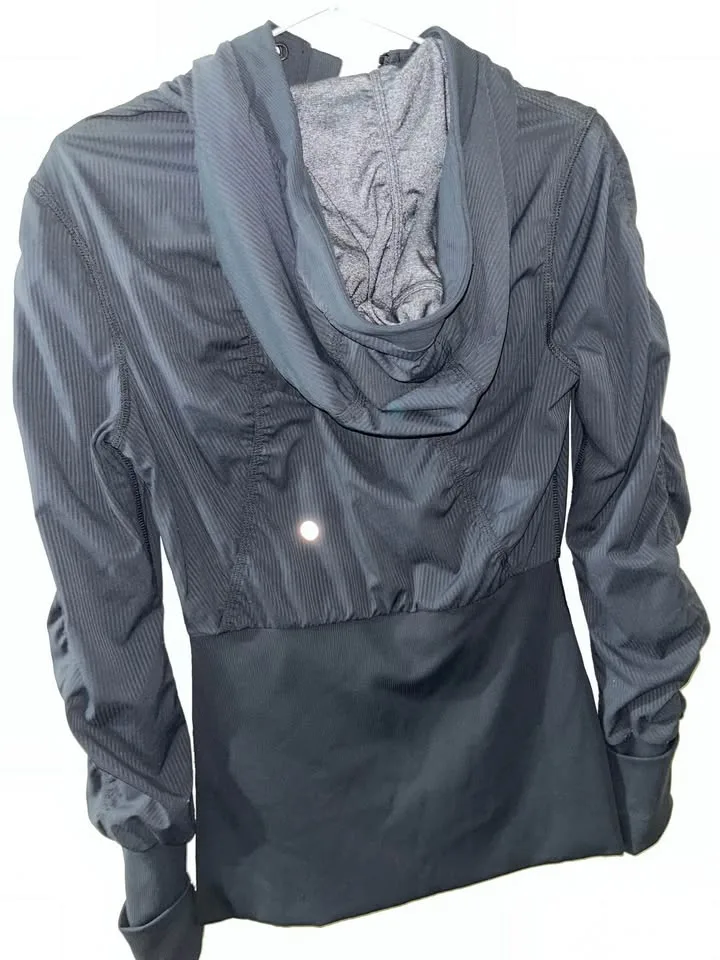 Lululemon Sweater/Jacket image indicator(2)