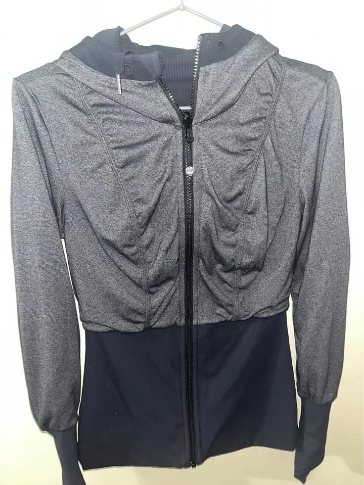 Lululemon Sweater/Jacket image indicator(3)