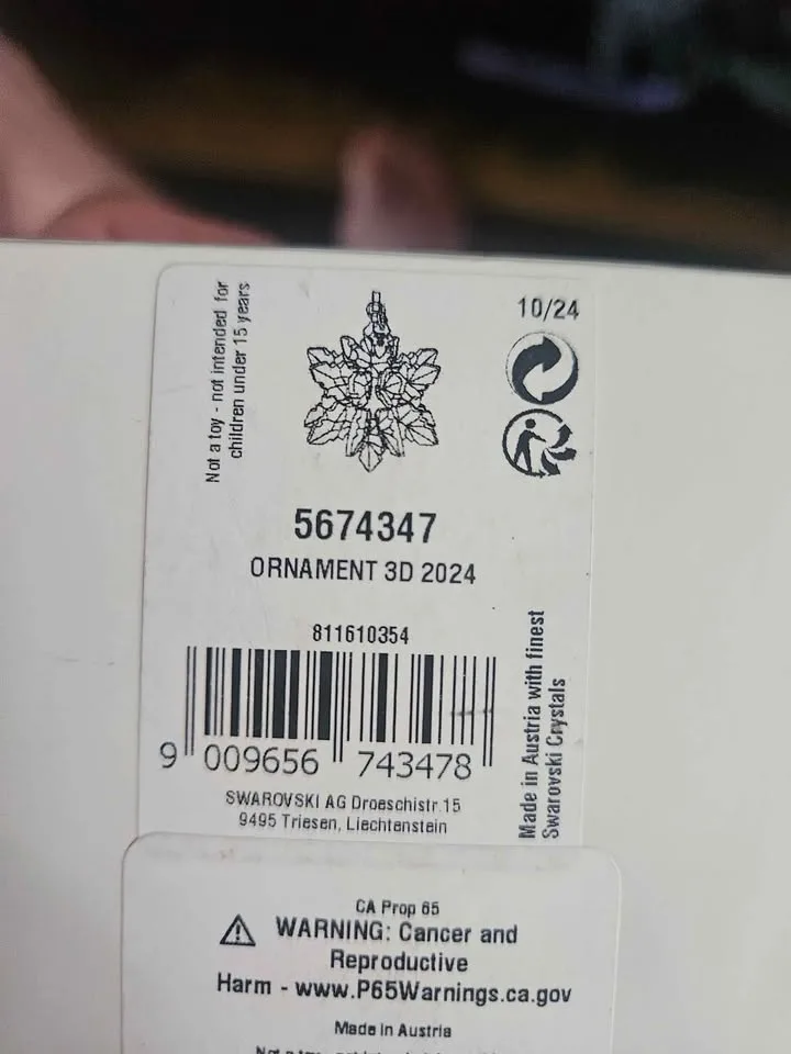 SWAROVSKI 3D Ornament 2024 W Gift Box 5674347 image indicator(6)