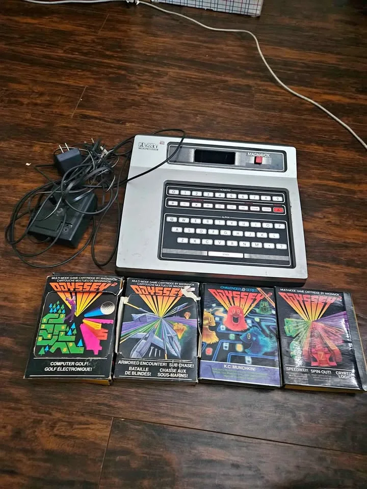 OLD VINTAGE ODYSSEY VIDEO GAME CONSOLE(Missing 1 cord) thumbnail