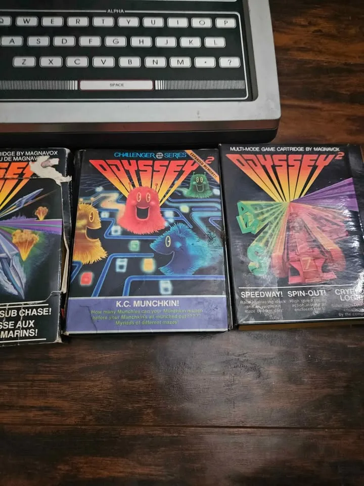 OLD VINTAGE ODYSSEY VIDEO GAME CONSOLE(Missing 1 cord) image indicator(3)