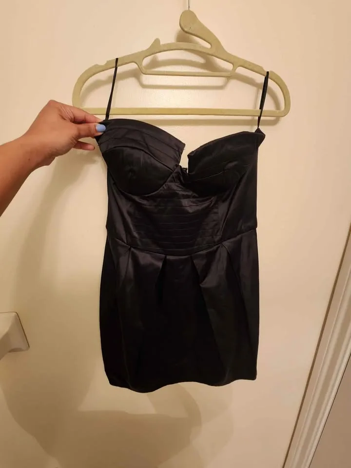Black strapless cocktail dress (L) image indicator(3)