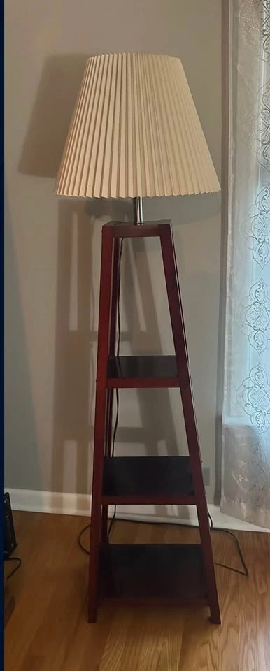 Wooden lamp in perfect condition - photo 3