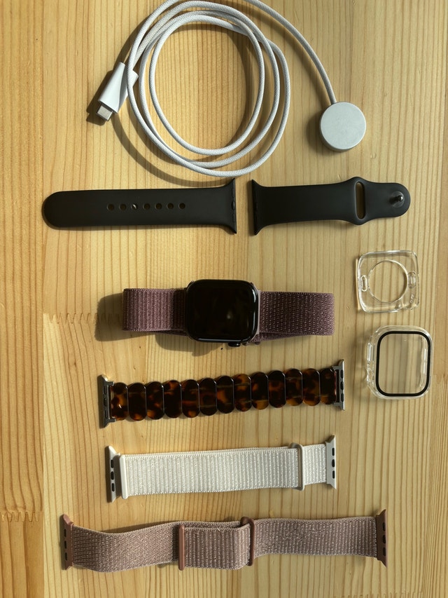 Apple Watch Series 10 42mm - Like New - photo 3