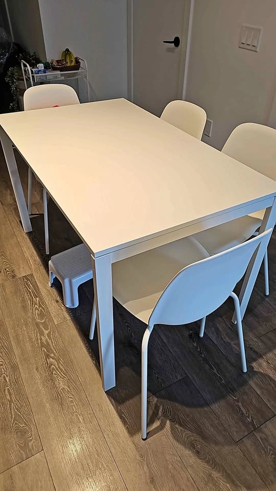 IKEA White Dining Table with 4 plastic chairs