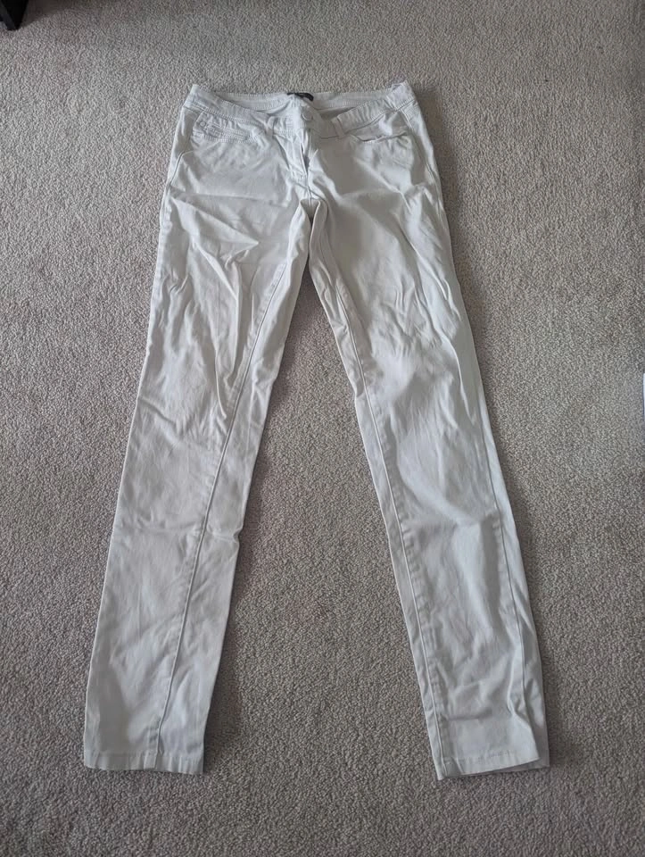 White Jeans Size 27, 29 & 4 - photo 3