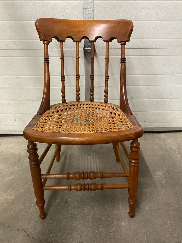 Gunstock Chairs with Caned Seats (Set of 8)🌱
