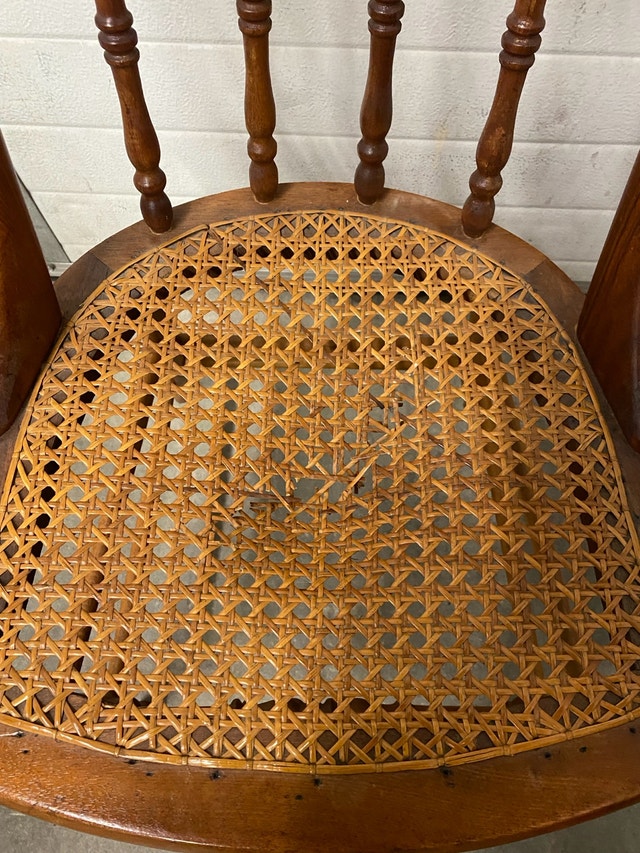 Gunstock Chairs with Caned Seats (Set of 8)🌱 - photo 4