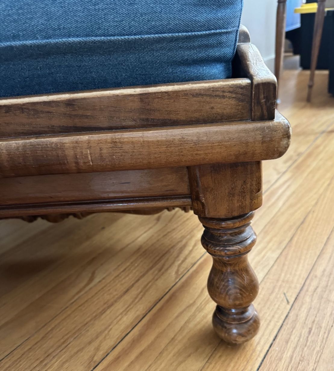 armchair with footstool - photo 3
