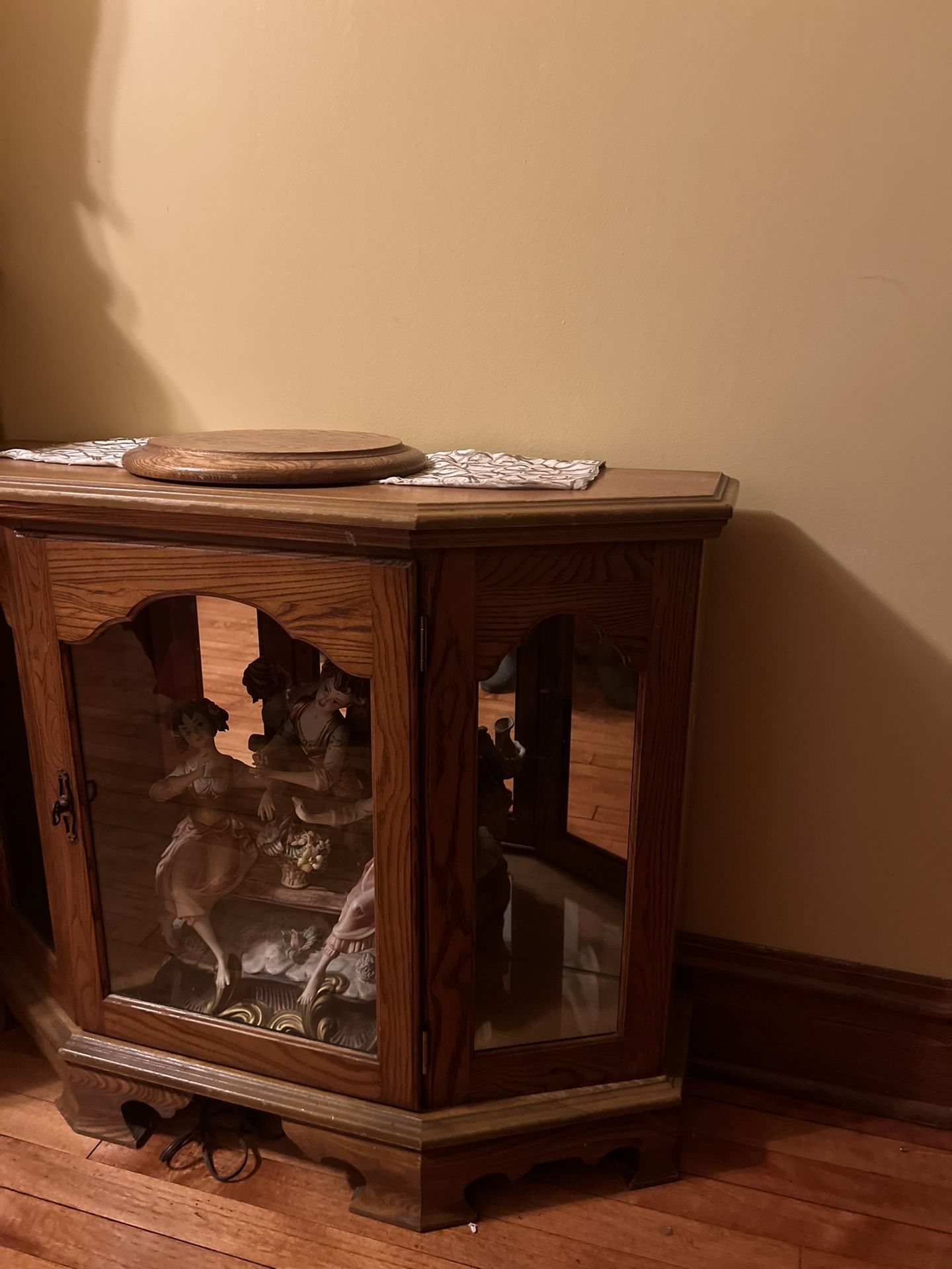 Curio Cabinet With Glass And Mirror - photo 2