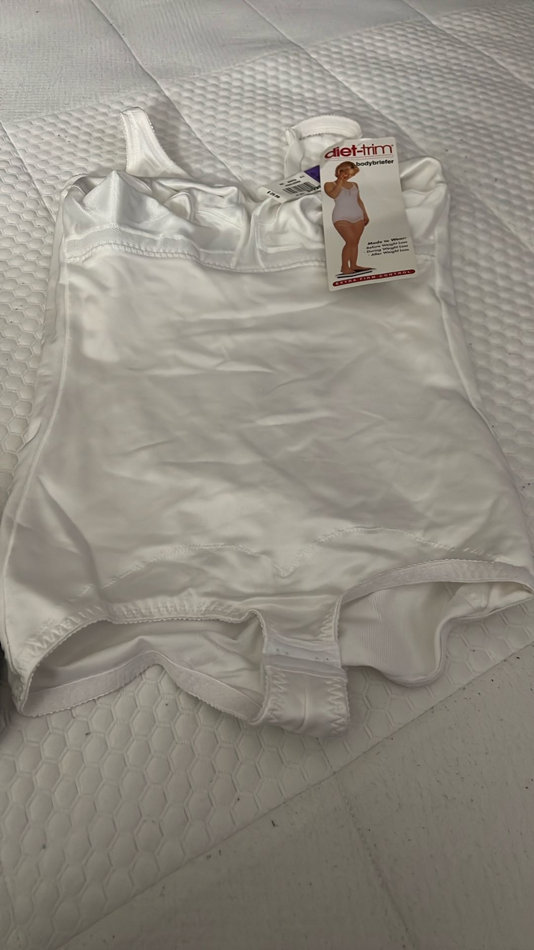 2 New Girdles: Black 42C, White 40C - photo 5