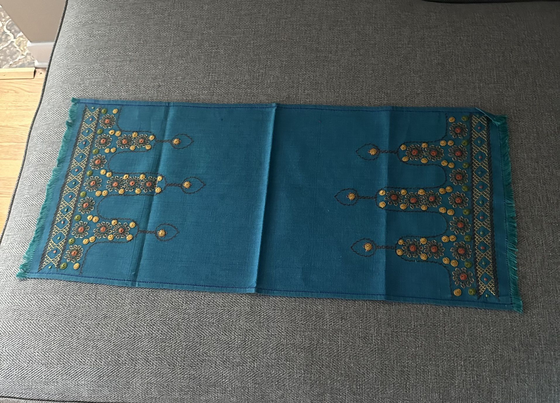 Table Runner and Placemats - photo 2