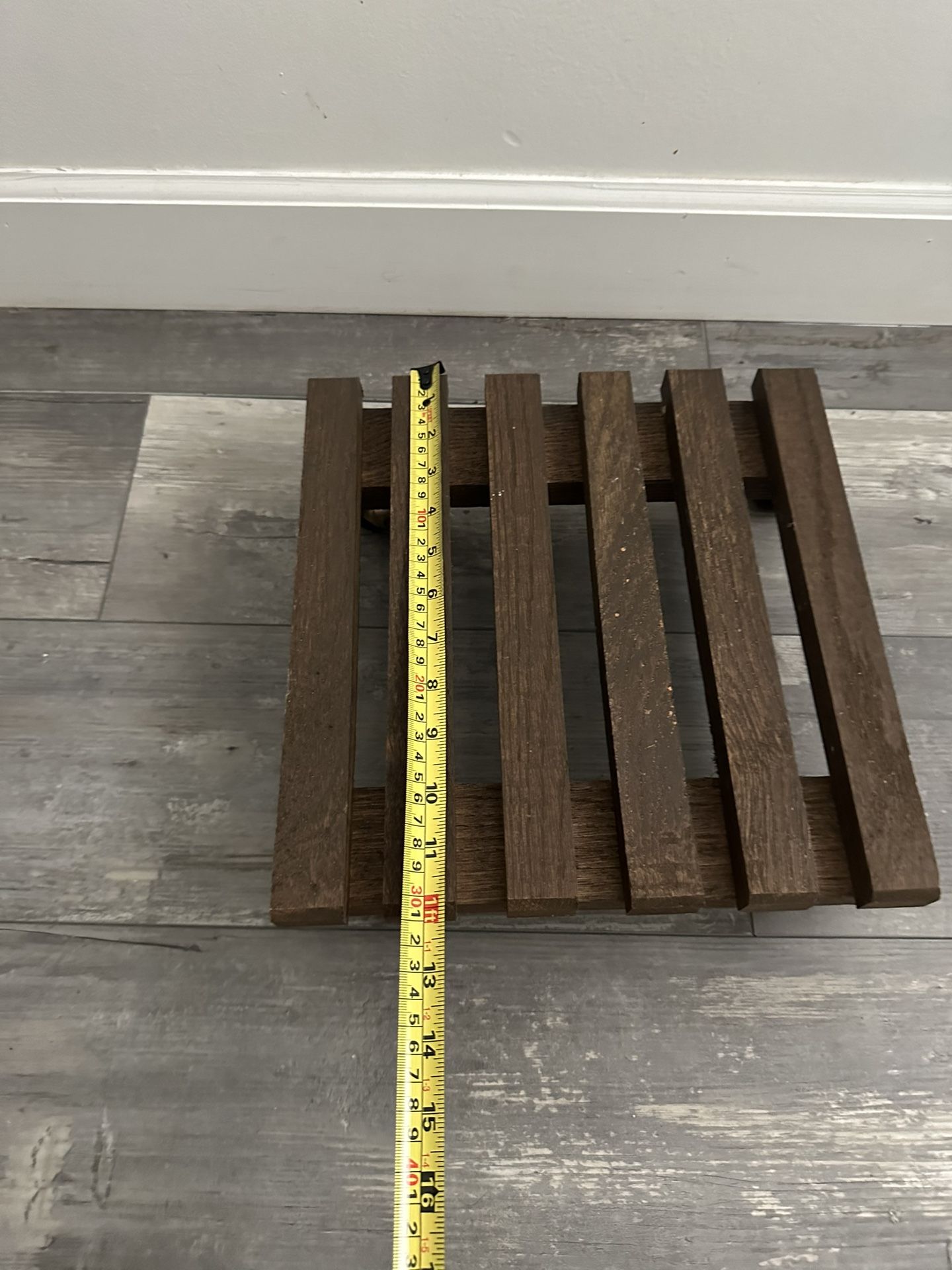 Wooden base with wheels - photo 2