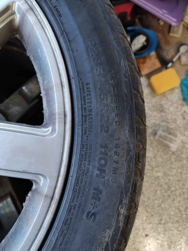22 inch tires on Cadillac rims - photo 3