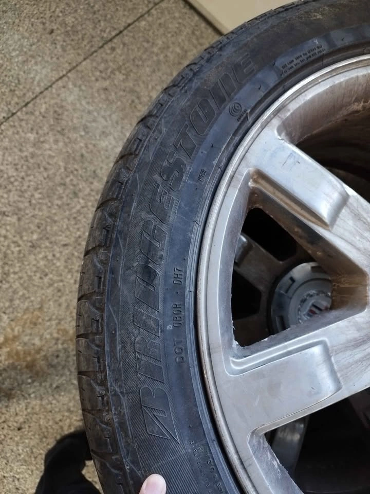 22 inch tires on Cadillac rims - photo 4