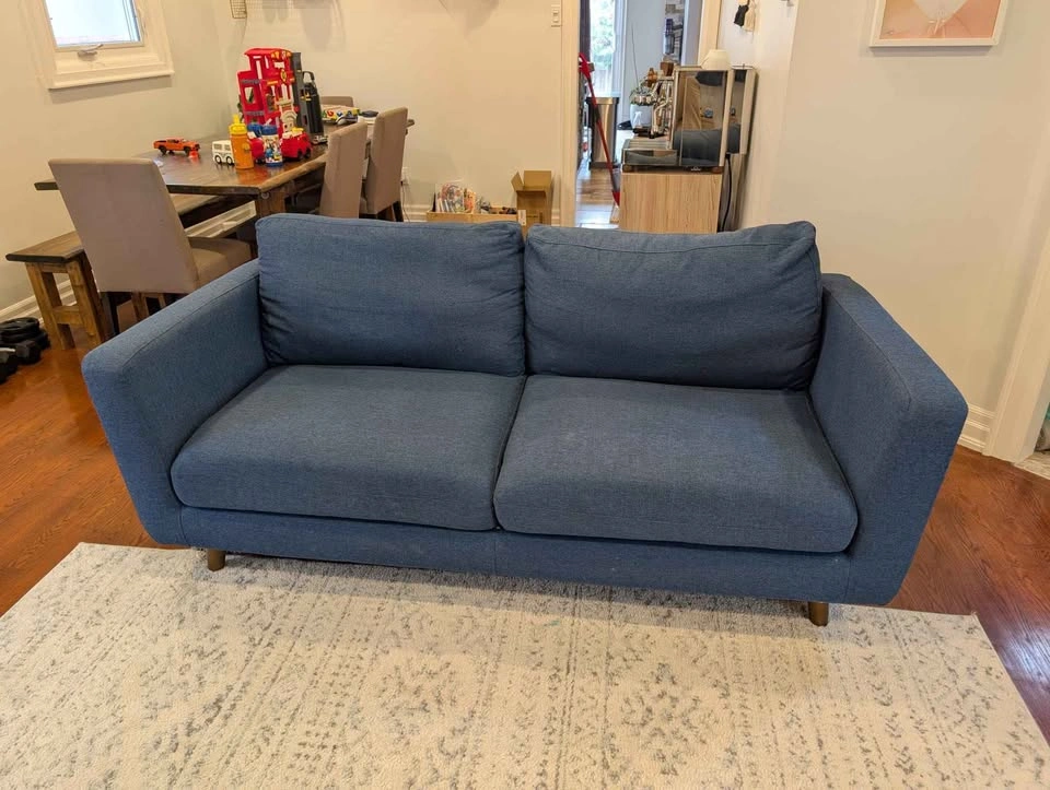 Beautiful blue Structube couch! - photo 2